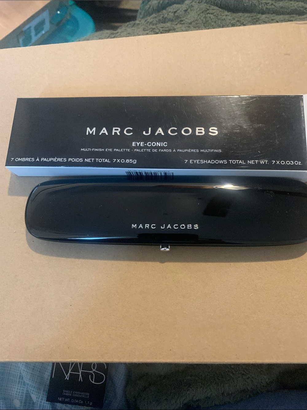 Marc Jacobs Black Eye-Conic Eyeshadow Palette Compact